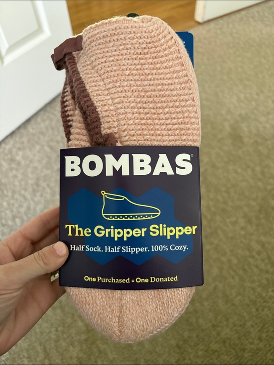 Bombas Shoes - NWT Bombas The Gripper Slipper size medium